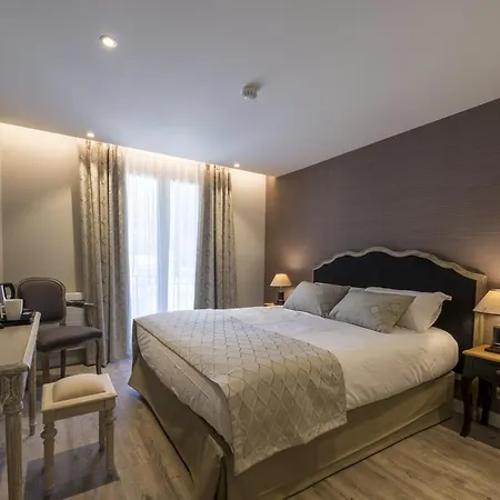 Nouvel Du Commerce Hotell 3*
