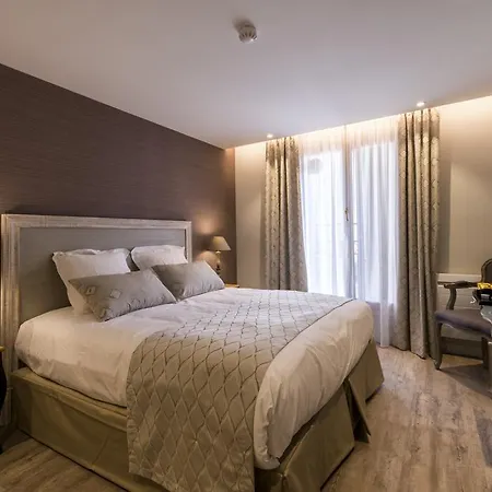 Nouvel Du Commerce Hotell 3*