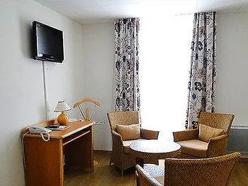 Nouvel Du Commerce Hotel 3*