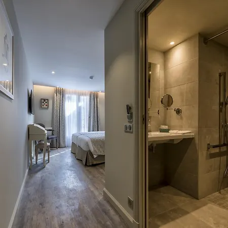 Nouvel Du Commerce Hotel 3*