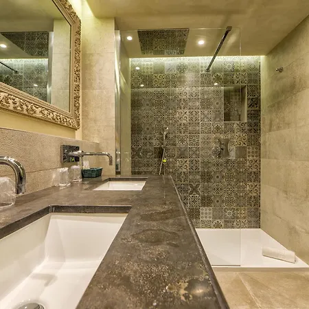 Nouvel Du Commerce Hotell