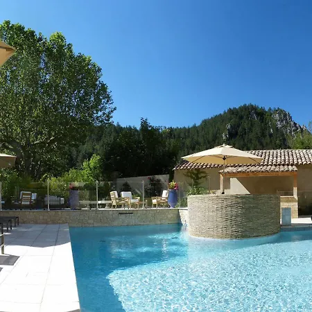 Nouvel Du Commerce Hotel 3*