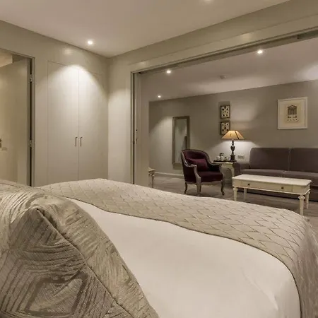 Nouvel Du Commerce Hotel 3*
