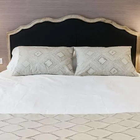 Nouvel Du Commerce Hotell